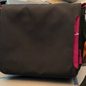 NWOT Belkin padded carry bag